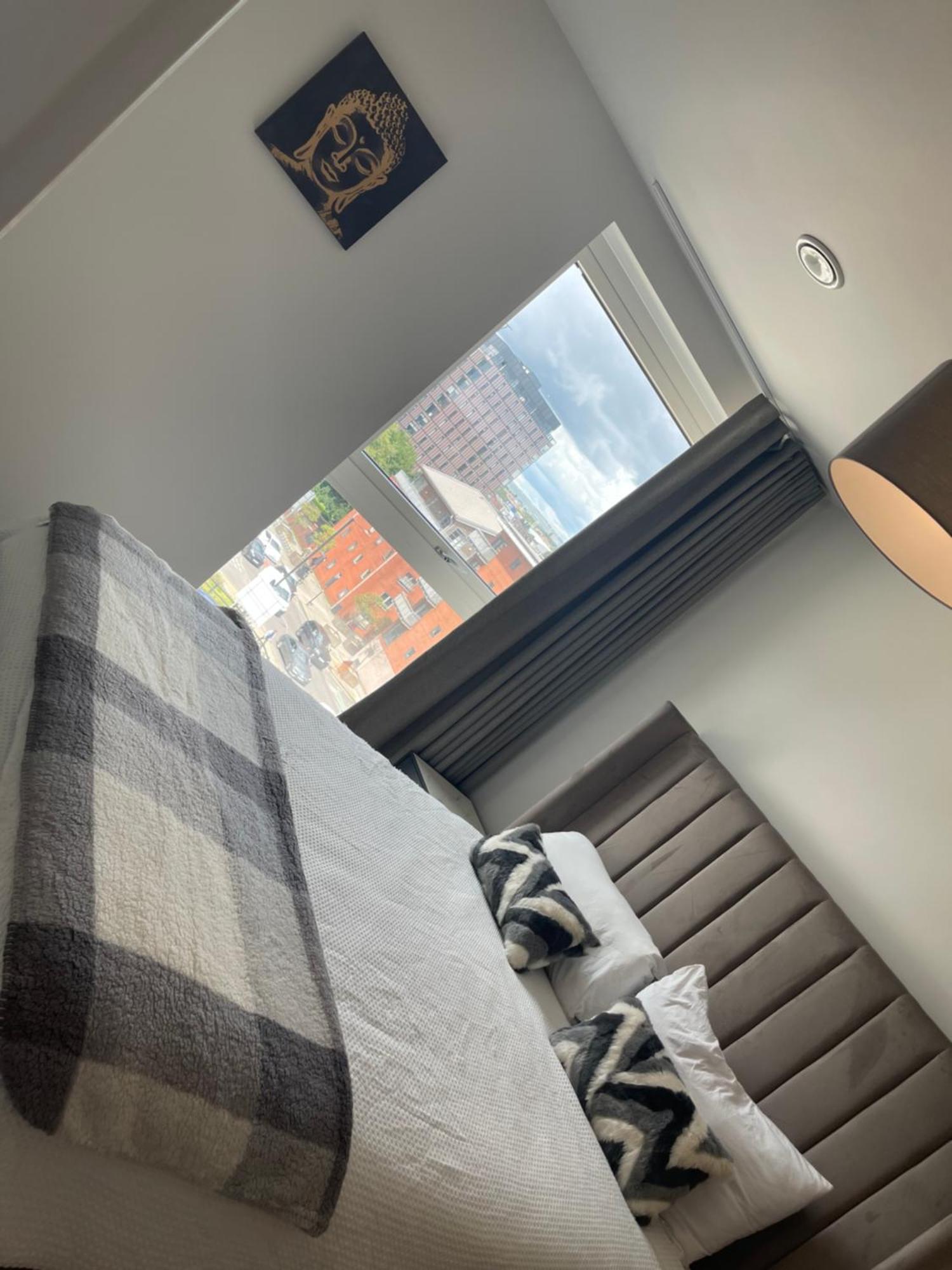 Modern 2 Bedroom City Centre Apartment W Balcony Manchester Eksteriør billede